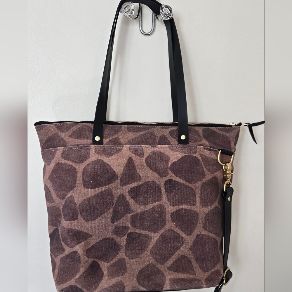 R. Riveter Ada large crossbody tote bag B rown giraffe mixed media canvas NWOT - Picture 7 of 9